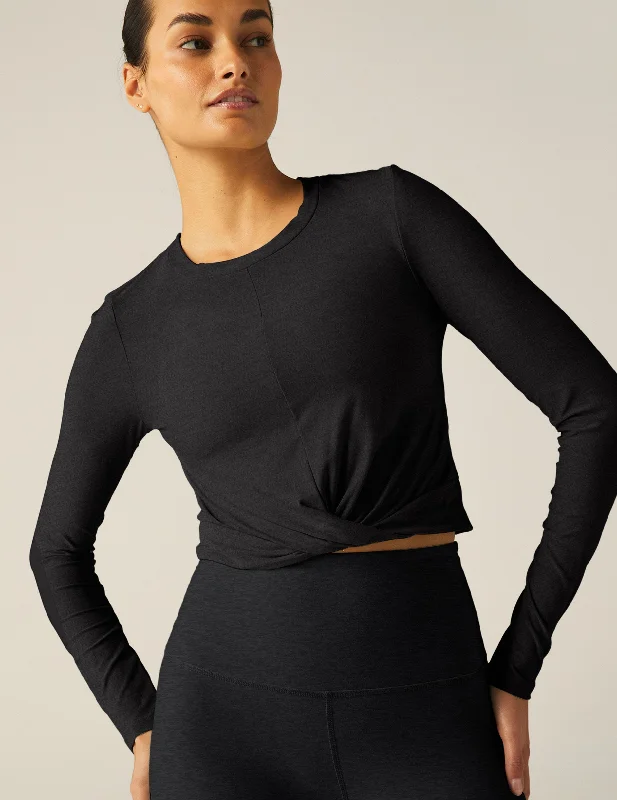 Featherweight Center Stage Cropped Long Sleeve Pullover